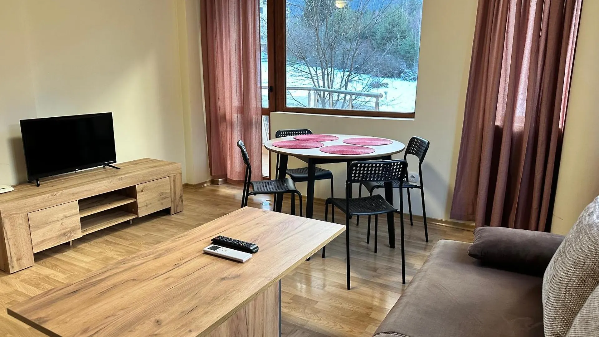 Pine Tree One Bedroom Apartment Bansko 0*,  Bulharsko